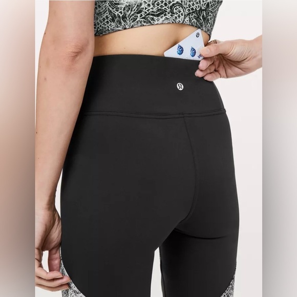 Black and white grayscale Sweat and Repeat Lululemon yoga pants, NWT, sz 8 - Picture 4 of 5